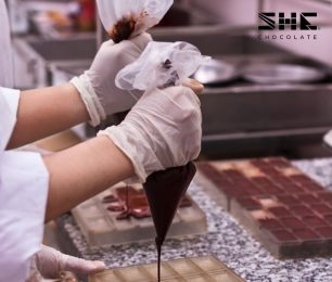 Thanh socola món ăn vặt giúp tập trung công việc tốt nhất