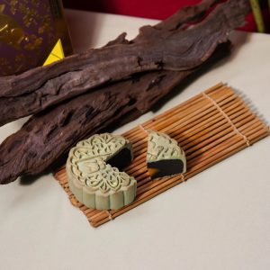 Nhân mè đen matcha